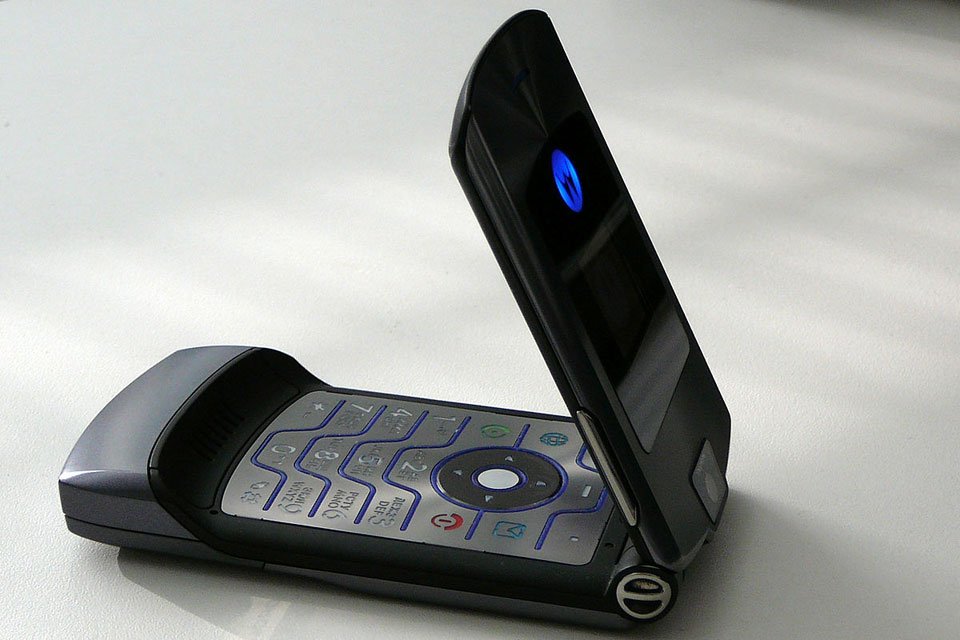 Motorola Razr dobrável terá modelo na cor dourada lembrando antigo V3 –  Tecnoblog