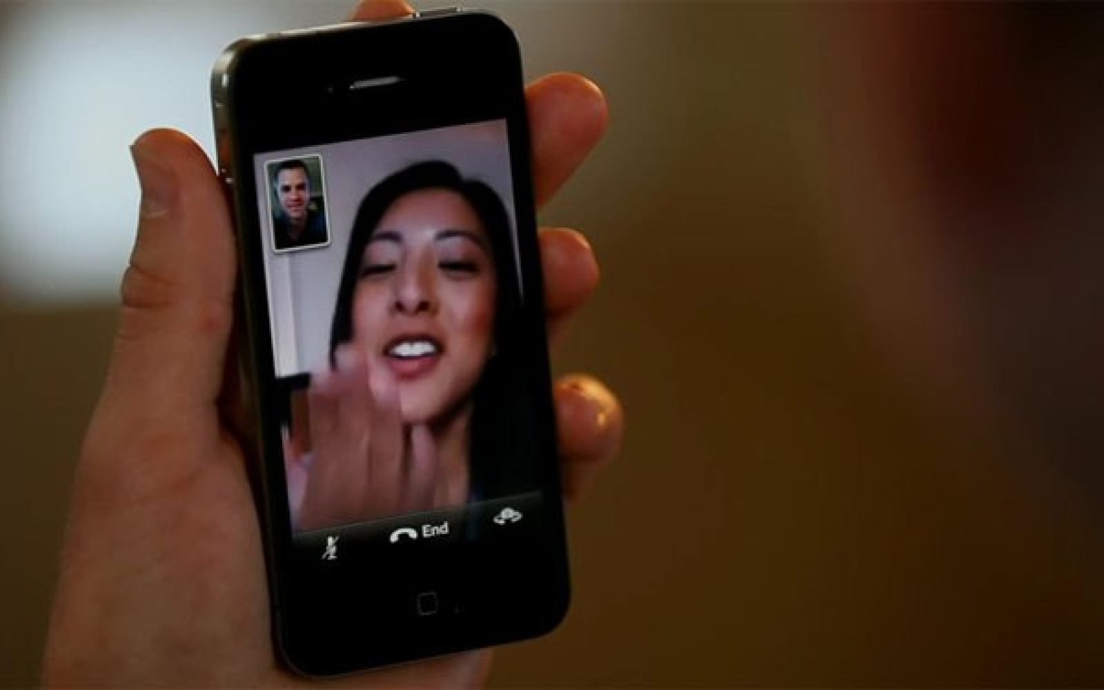 how to use facetime on mac to call friends iphone