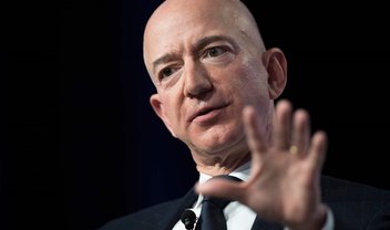 Jeff Bezos acusa jornal aliado de Trump de usar nudes para chantageá-lo