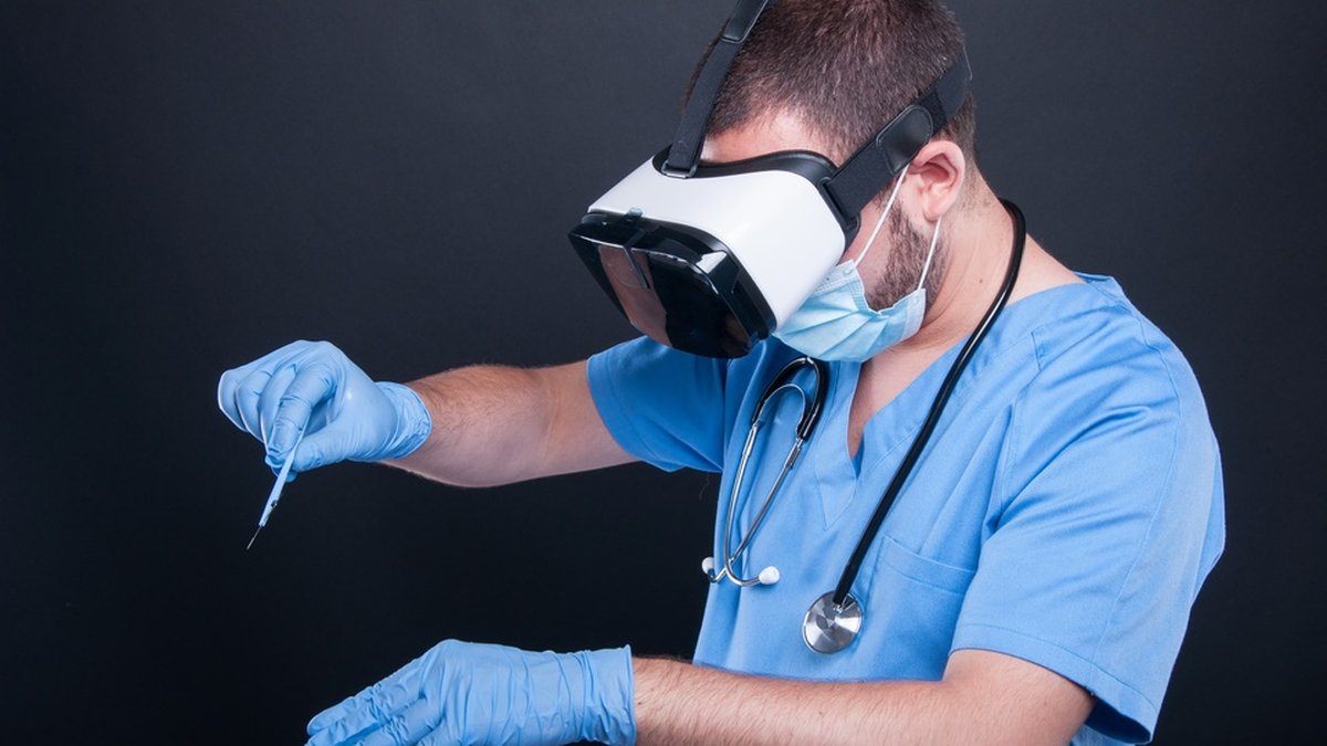 Empresa financiada por Bill Gates quer usar VR em cirurgias - TecMundo