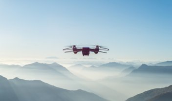 Força Aérea dos EUA vai usar drones com IA para auxiliar pilotos em combate