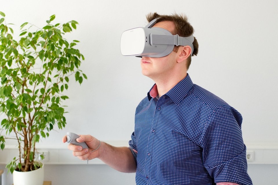 Novos headsets da Oculus têm easter eggs polêmicos nos controles