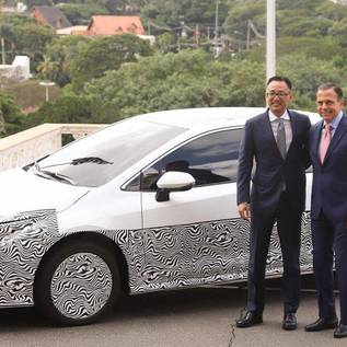 Imagem de Eletricidade, etanol e gasolina: 1° “híbrido flex” do mundo é brasileiro