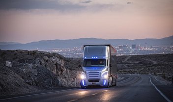 Empresa alemã começará testes com caminhões sem motoristas em estradas