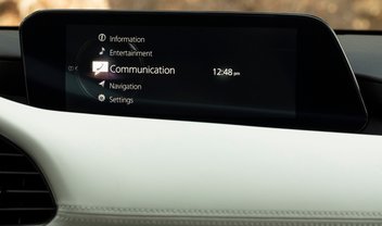 Mazda atualiza display touch para melhorar segurança dos veículos