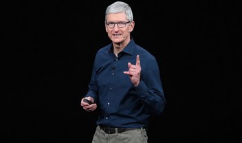 Tim Cook segue entre os 100 executivos com maior aprovação por funcionários