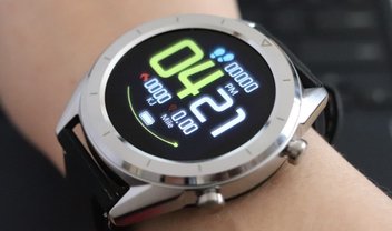 Smartwatch com tela colorida custa só R$ 100