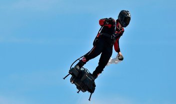 “Duende Verde francês” vai atravessar o Canal da Mancha com sua Flyboard