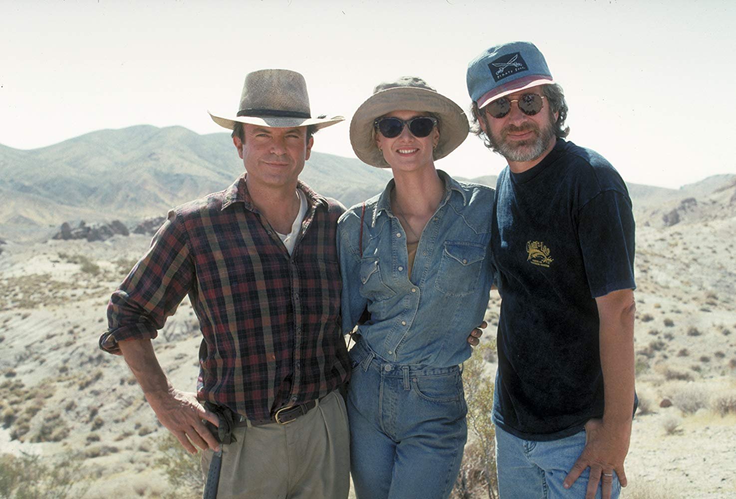 Steven Spielberg, Laura Dern e Sam Neill (Fonte: IMDb/Reprodução)