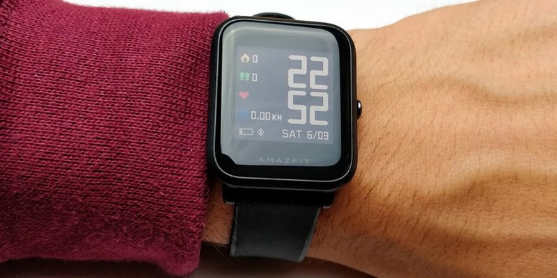 Xiaomi Amazfit Blip (Fonte: Mega Barcelos/Reprodução)