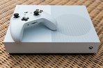 Imagem de Xbox One S 1 TB com 10% de desconto e cashback nas Americanas