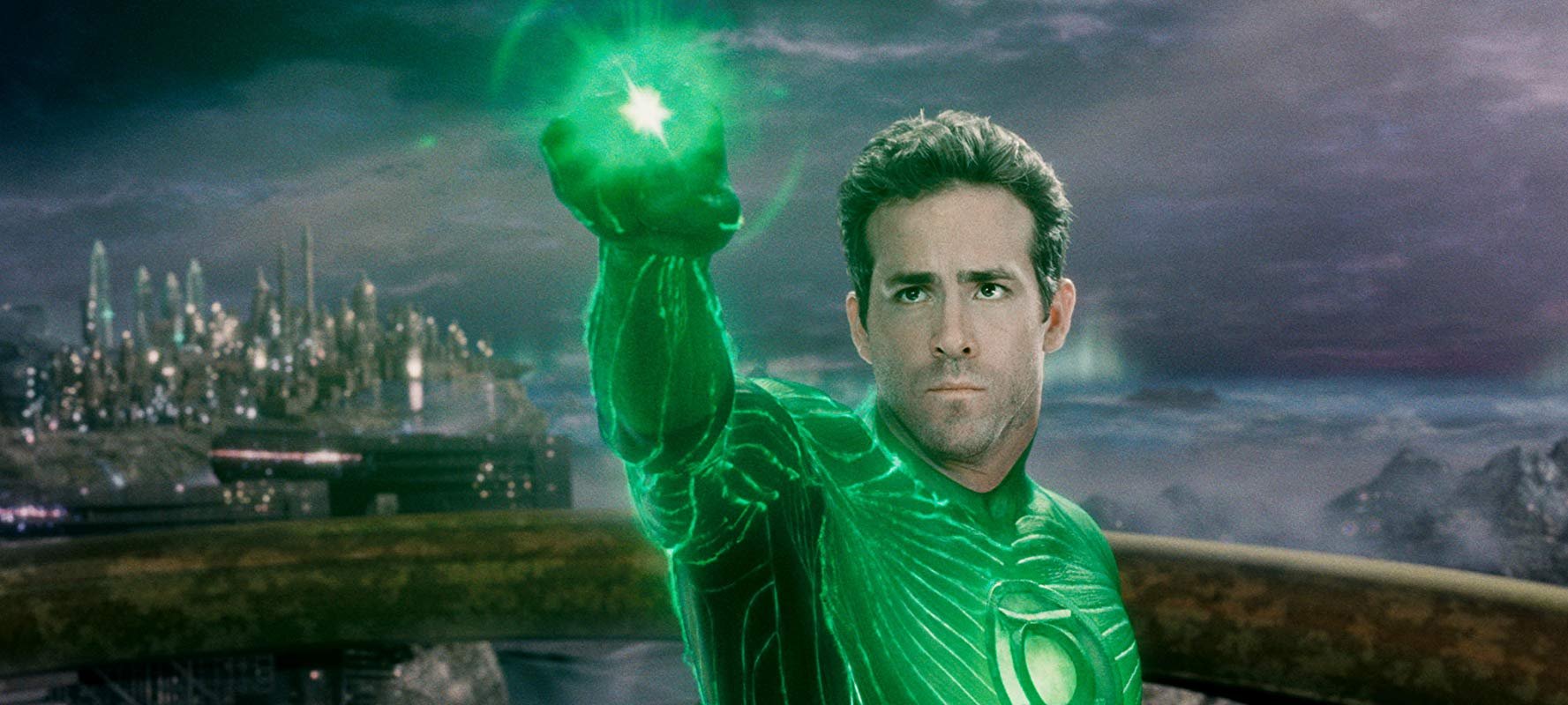 Ryan Reynolds em Lanterna Verde - 2011 (Fonte: IMDb/Reprodução)