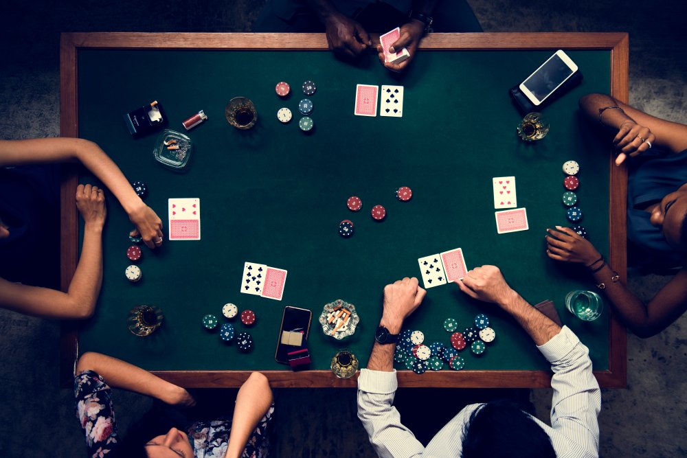 Inteligência artificial vence partidas de Scotland Yard e pôquer sem  conhecimento prévio das regras