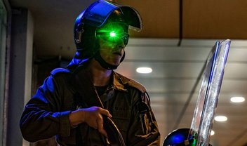 Da ficção para as ruas: manifestantes usam 'armas laser' contra polícia