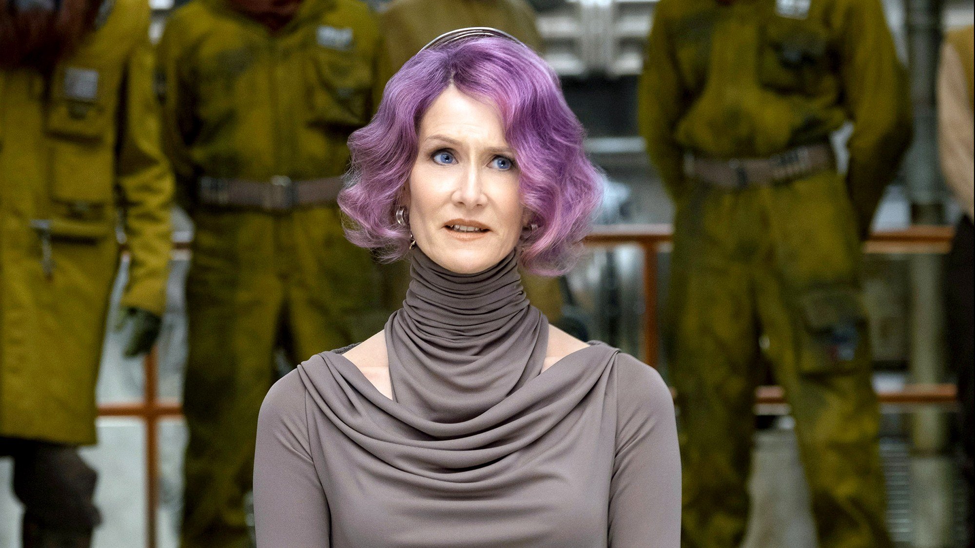 Holdo, interpretada por Laura Dern em Star Wars: Os Últimos Jedi seria a primeira personagem assumidamente gay em Star Wars, porém o tema não foi abordado no filme (Fonte: Lucasfilm/Divulgação)