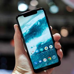 Imagem de Começou! Motorola One Power recebe versão estável do Android 10