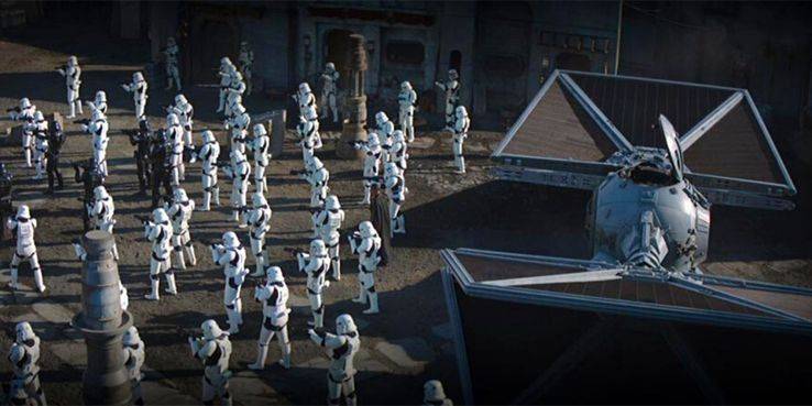 TIE fighter de Gideon com as asas dobradas (Fonte: CBR/Reprodução)