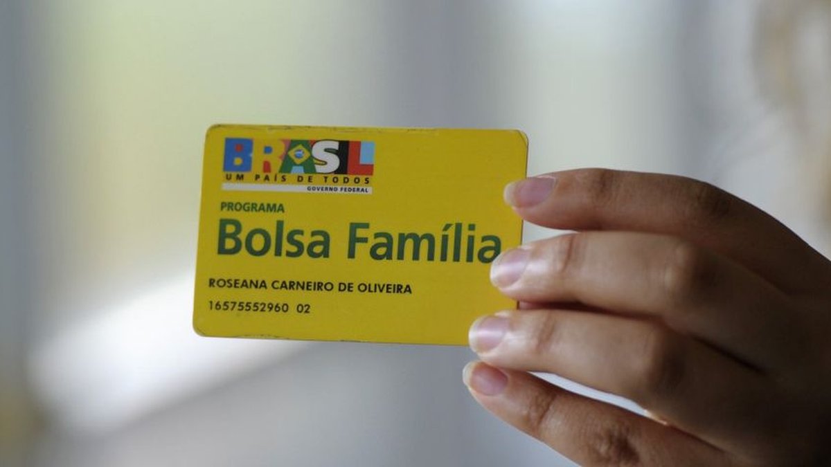 MINISTÉRIO ALERTA PARA FRAUDE VIA WHATSAPP SOBRE 13º DO BOLSA FAMÍLIA - O  Tabuleiro