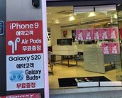 iPhone 9, Galaxy S20 e Buds+ são flagrados em cartaz de loja coreana