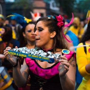 Imagem de Veja como encontrar e fugir de blocos de carnaval pelo celular