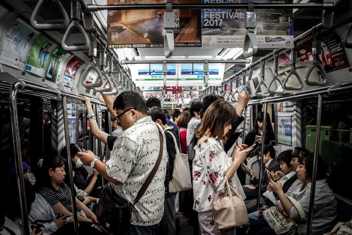 As redes móveis fazem cada vez mais parte do nosso cotidiano. (Fonte: Unsplash/Hugh Han/Reprodução)