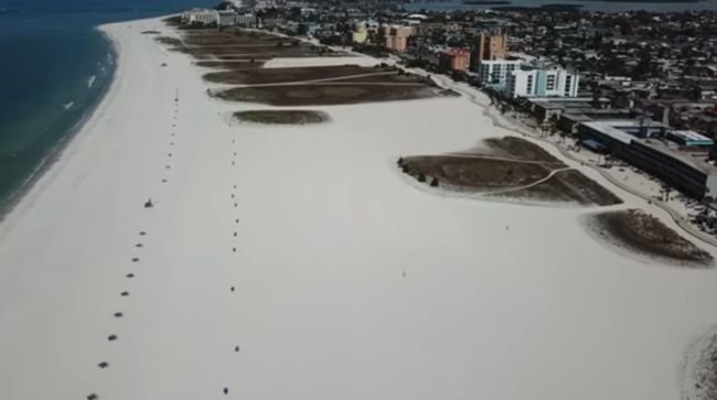 As praias da Flórida também ficaram vazias.