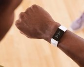 Fitbit Charge 4 é lançada com GPS, NFC e suporte ao Spotify