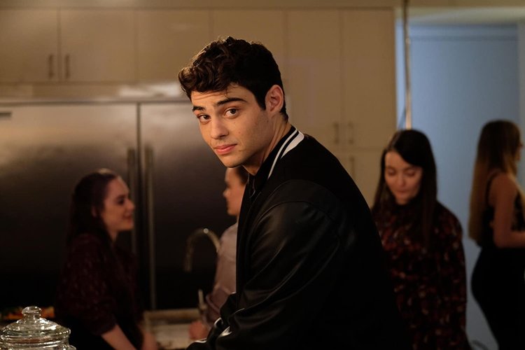 Noah Centineo em O Date Perfeito