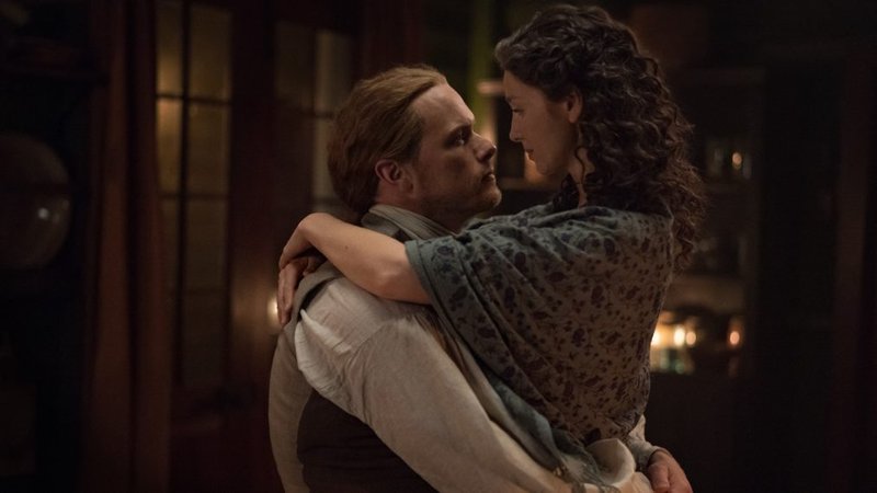 Claire (Caitriona Balfe) e Jamie (Sam Heughan) em um momento mais tranquilo. (Starz/Divulgação)