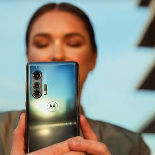 Imagem de Motorola Edge e Edge+ são anunciados oficialmente por até US$ 1.000