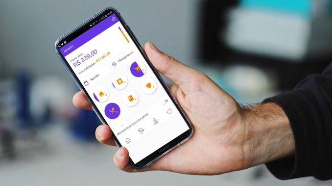 O app Julius auxilia na gestão financeira, de forma simples.