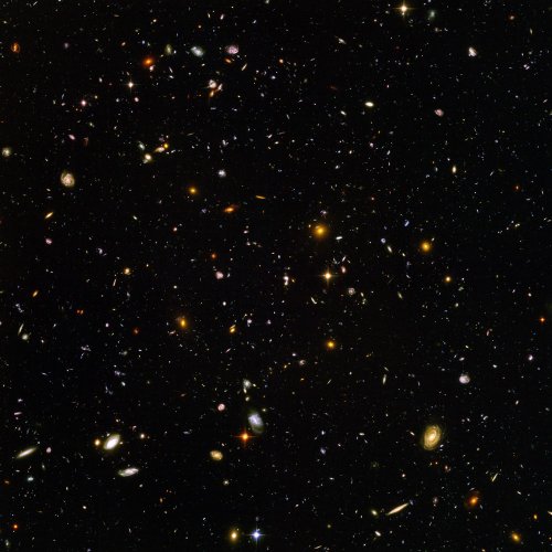 O mais longe que o Hubble foi capaz de ver: uma pequena região do espaço na constelação da Fornalha, a 45 milhões de anos-luz da Terra.