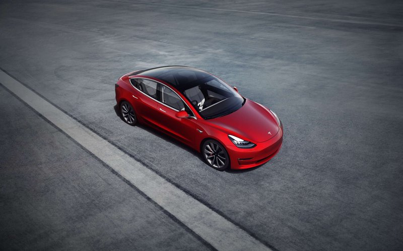 Alguns proprietários do Model 3 já estão testando a recente atualização do software.