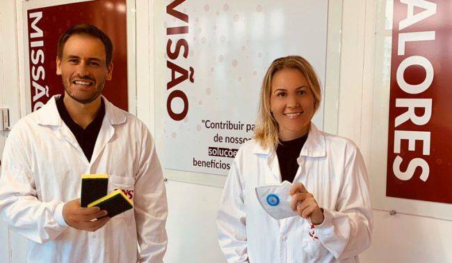 O produto pode ser aplicado em diferentes tipos de materiais.