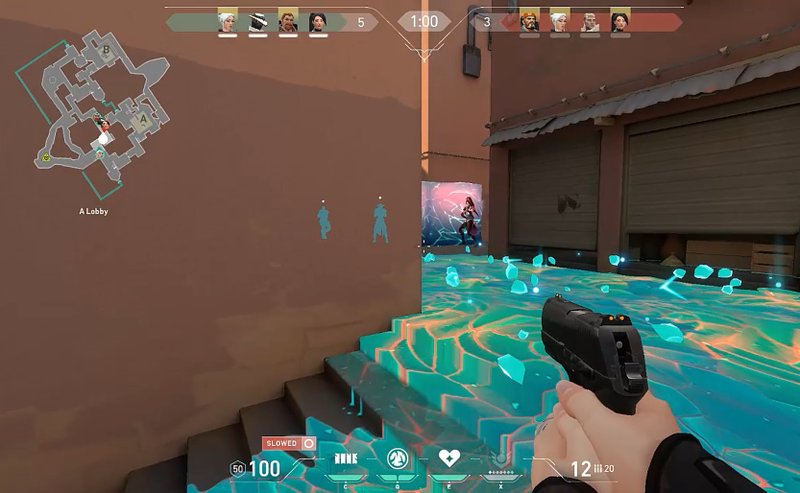 Ao apertar Q jogando com a Sage, você cria um terreno que deixa todos mais lentos