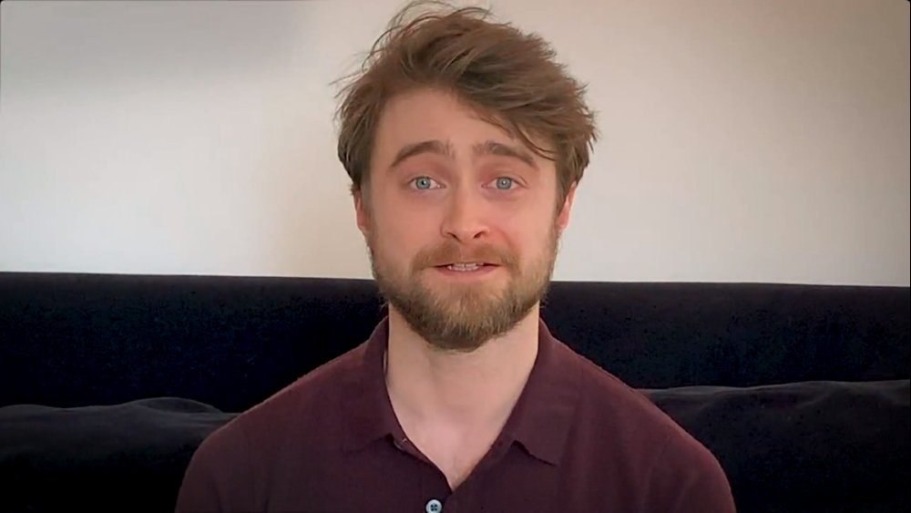 Daniel Radcliffe lê o primeiro capítulo de Harry Potter e a Pedra Filosofal