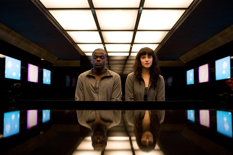 Daniel Kaluuya e Jessica Brown Findlay em 'Black Mirror'