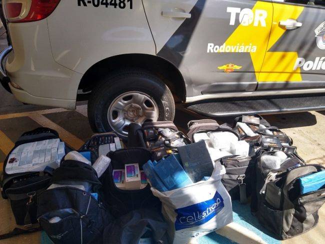 Os produtos estavam escondidos em 10 bagagens no interior do ônibus.