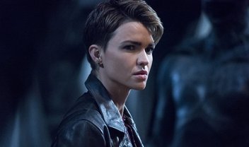 Batwoman: Ruby Rose deixa a série após o término da 1ª temporada