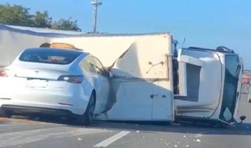 Autopilot da Tesla faz Model 3 bater em caminhão capotado [vídeo]