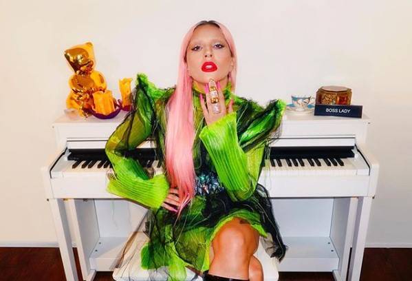 Os recentes singles da Lady Gaga fazem parte da Pop Mix.