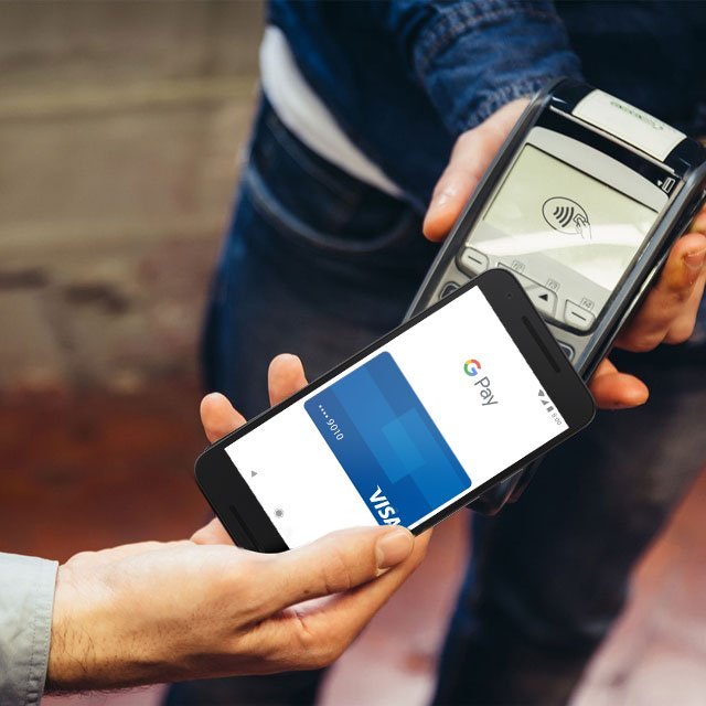 Google Pay também suporta pagamento por contato.