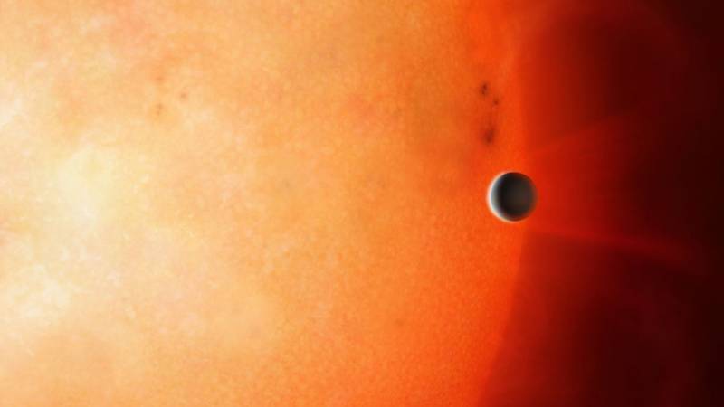 Planeta leva 18 dias para completar uma volta ao redor de sua estrela.