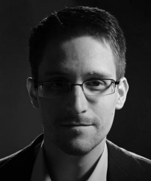 Edward Snowden é um dos palestrantes desta edição online.