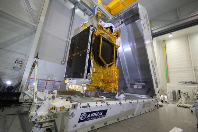 O satélite foi construído pela Airbus Defence and Space.
