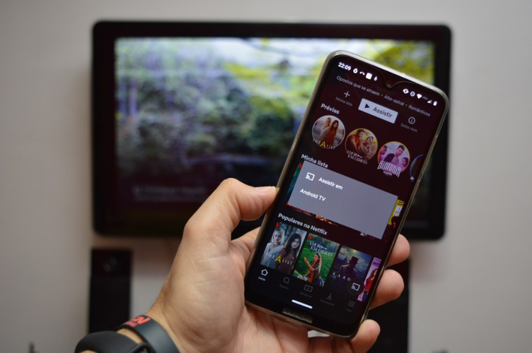 O Chromecast integrado deixa o usuário usar o smartphone para controlar o Smarty.