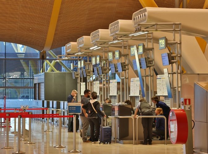 Sistemas de reconhecimento facial ficaram mais populares em locais como aeroportos.