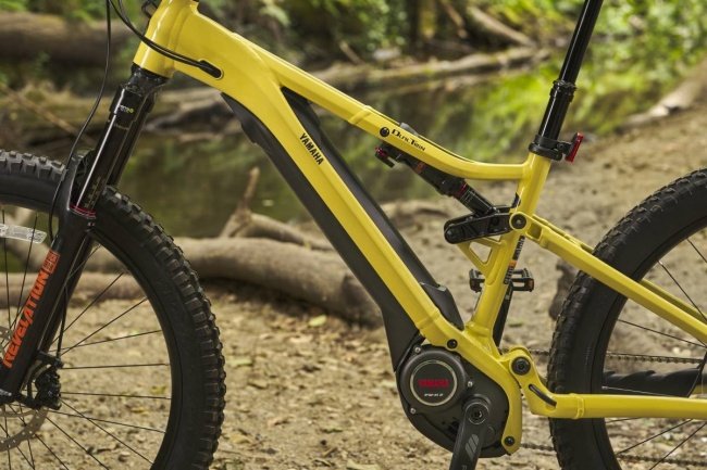 O motor da nova mountain bike elétrica japonesa oferece cinco modos de assistência para o ciclista.