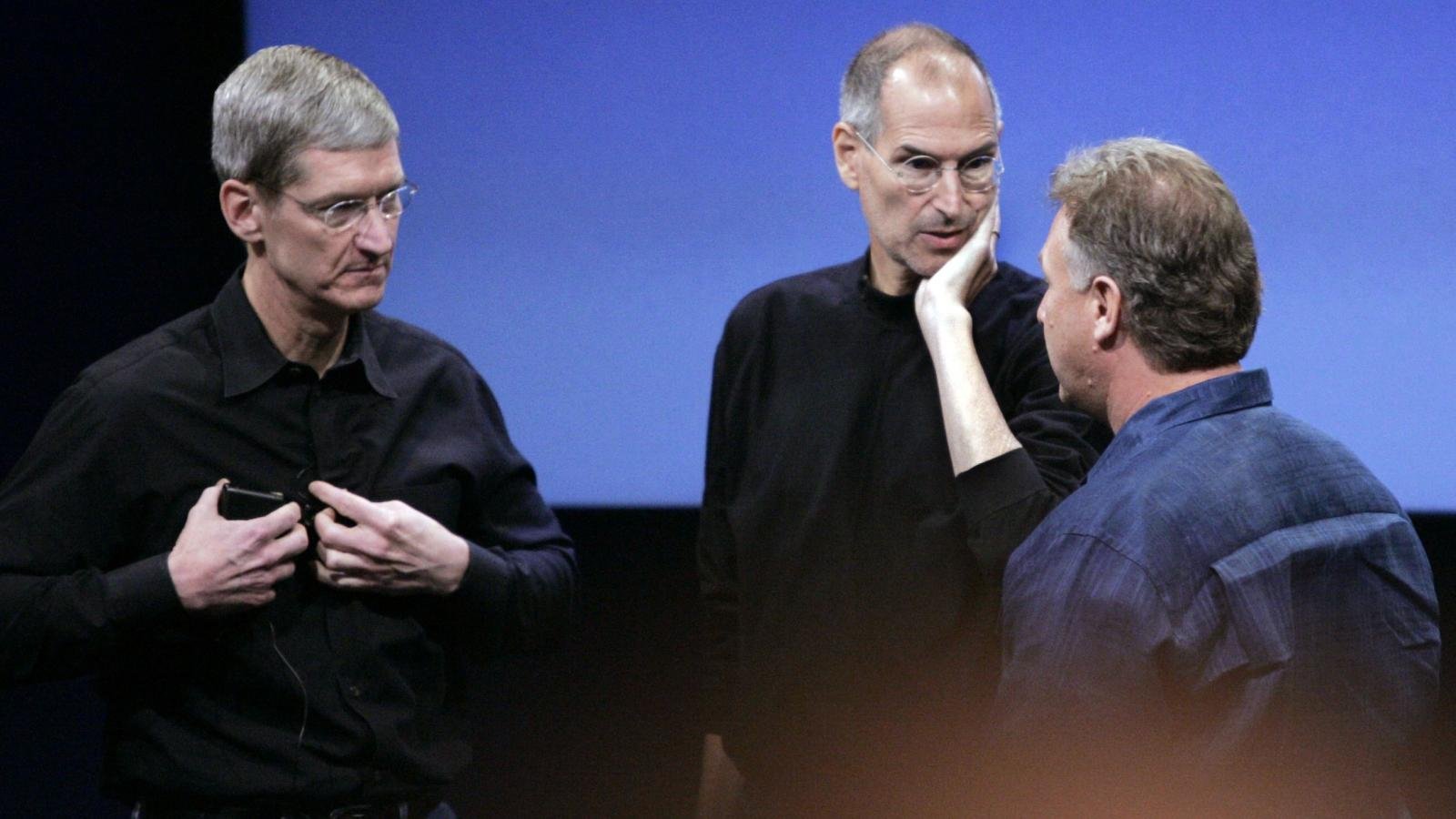 Tim Cook, Steve Jobs e Phil Schiller.