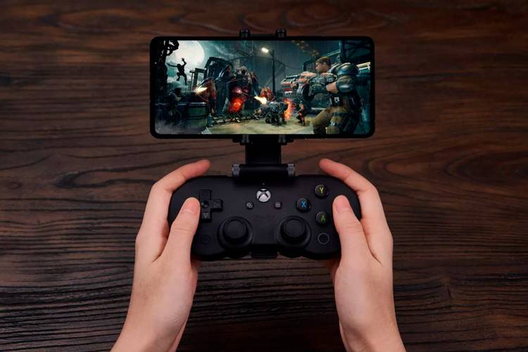 Controle da 8BitDo feito para ser utilizado com o xCloud